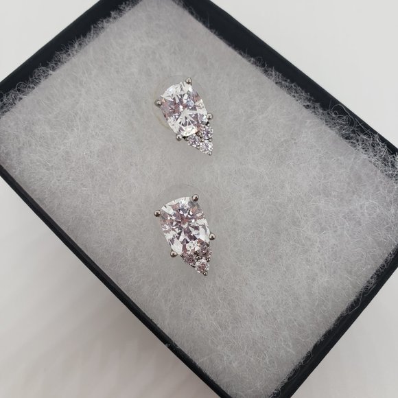 Beautiful Cubic Zirconia 925 Silver Stud Statement Earrings - Picture 3 of 7